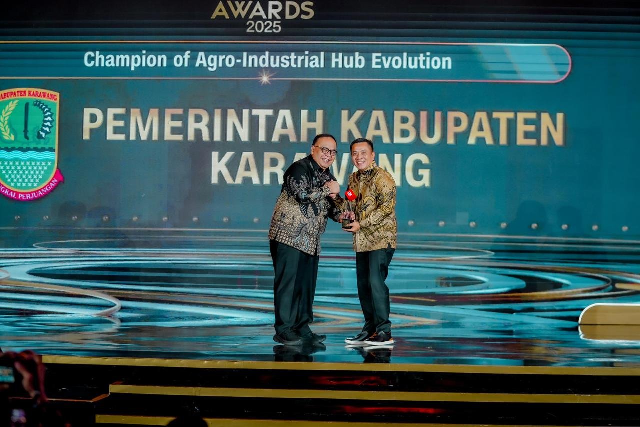 Pemkab Karawang Raih Penghargaan CNN Indonesia Awards 2025: Bukti Harmoni Pertanian dan Industri untuk Negeri
