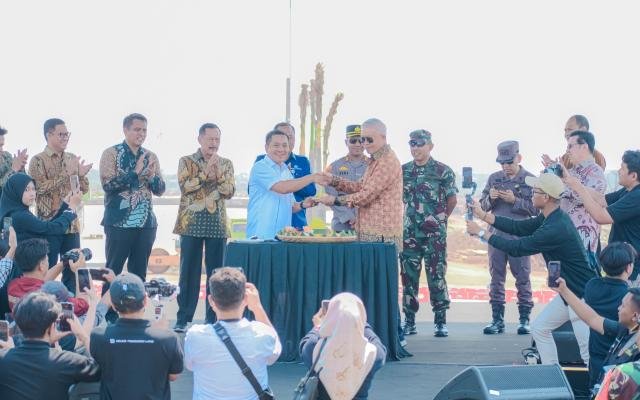 Kolaborasi Pemkab Karawang dan Agung Podomoro Land, Jembatan Parkland Resmi Dibuka untuk Umum