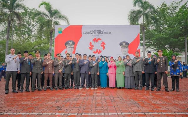 Bupati Aep Syaepuloh Pimpin Apel Sumpah Pemuda ke-97: “Pemuda Karawang Harus Jadi Penggerak Perubahan dan Inovasi”