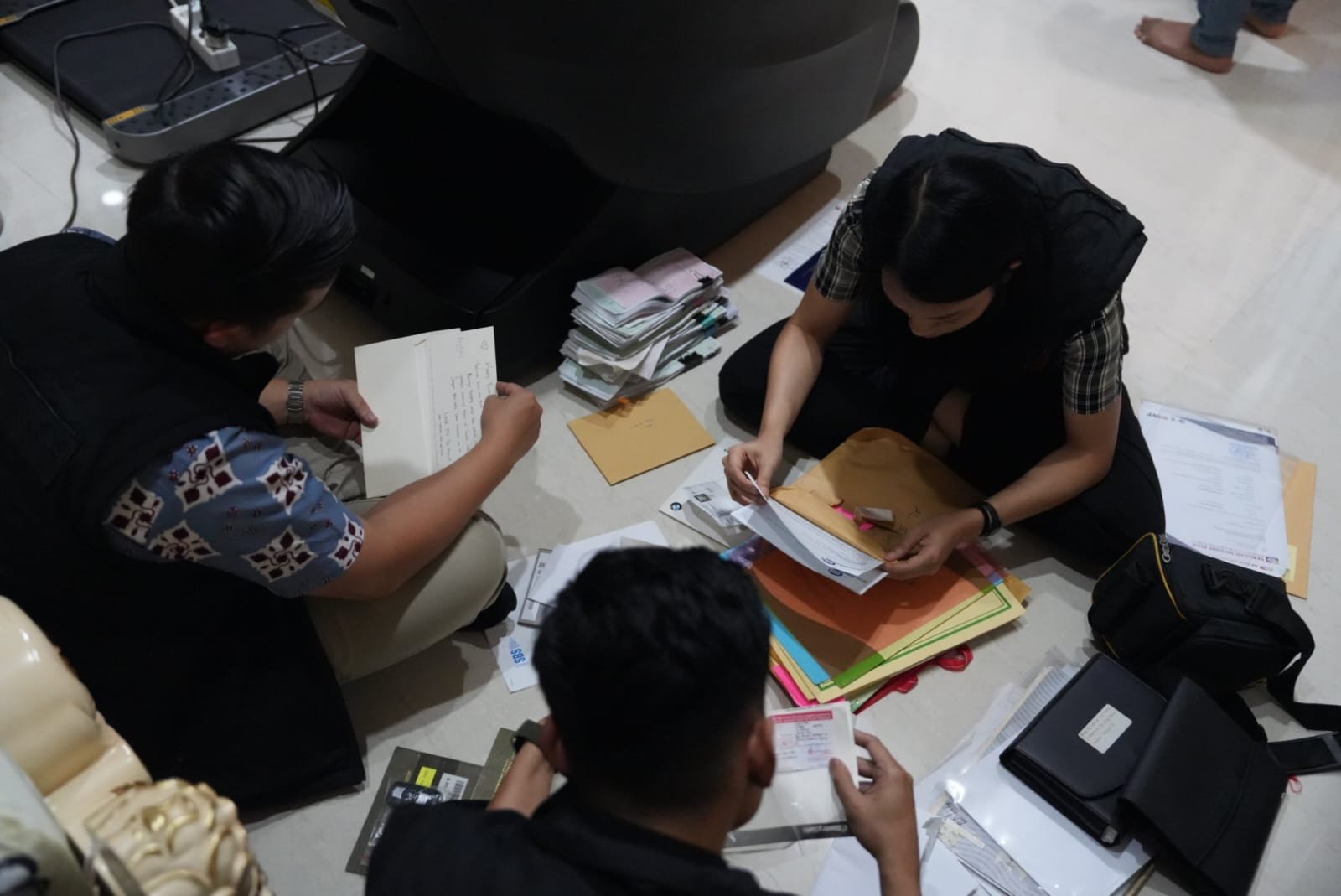 Kejari Karawang Segel Kantor PT BAS dan Geledah Sejumlah Lokasi Terkait Dugaan Korupsi KPR